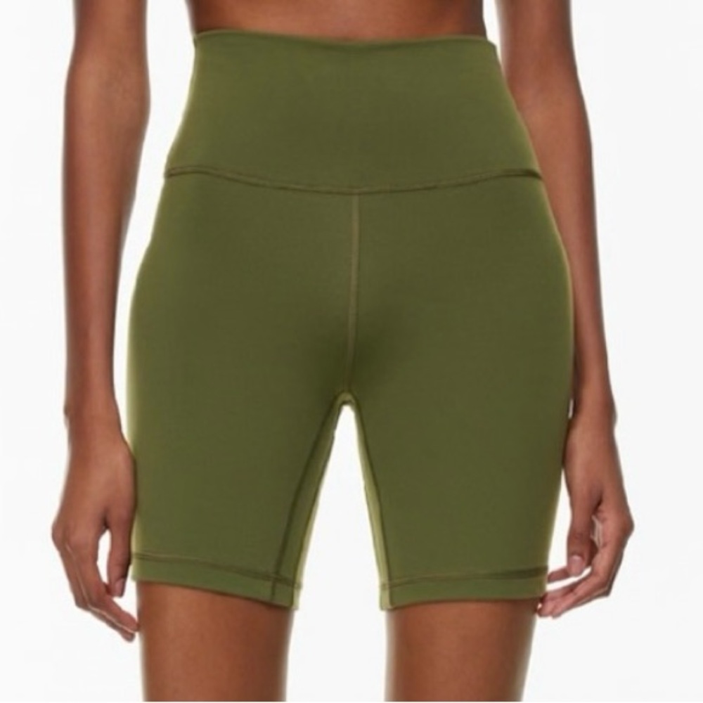 Aritzia TNA bike shorts